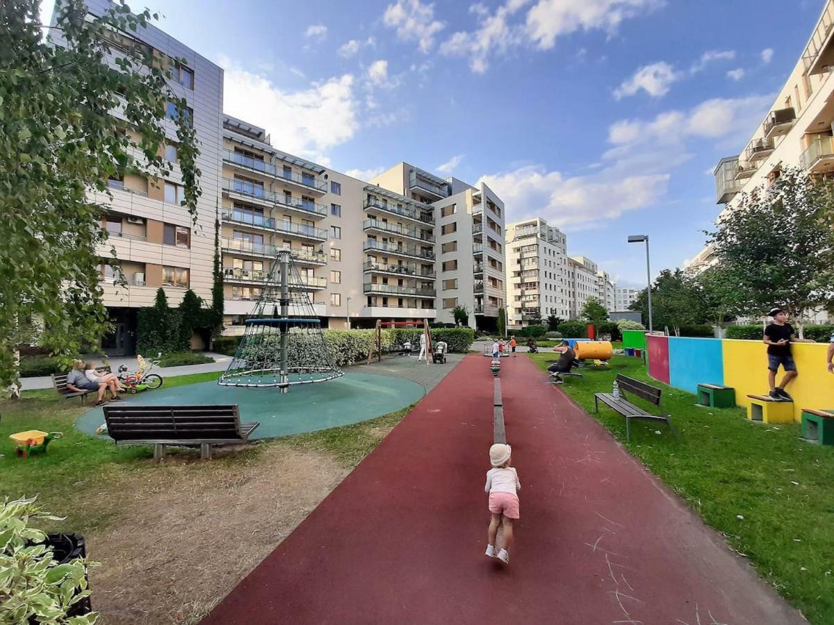 Airport Residence Amber Warschau Buitenkant foto